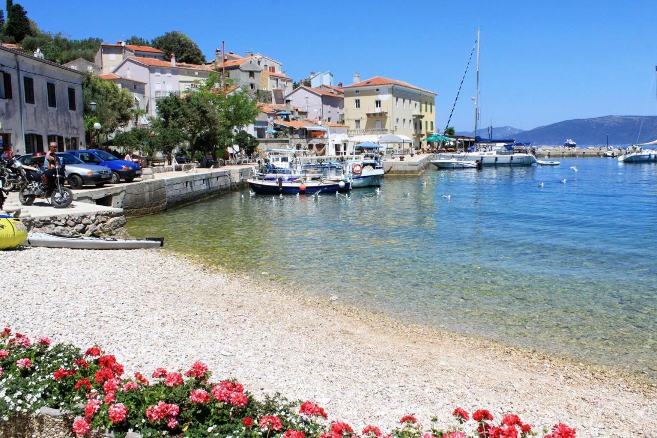 Apartments By The Sea Valun, Cres - 8081 Esterno foto