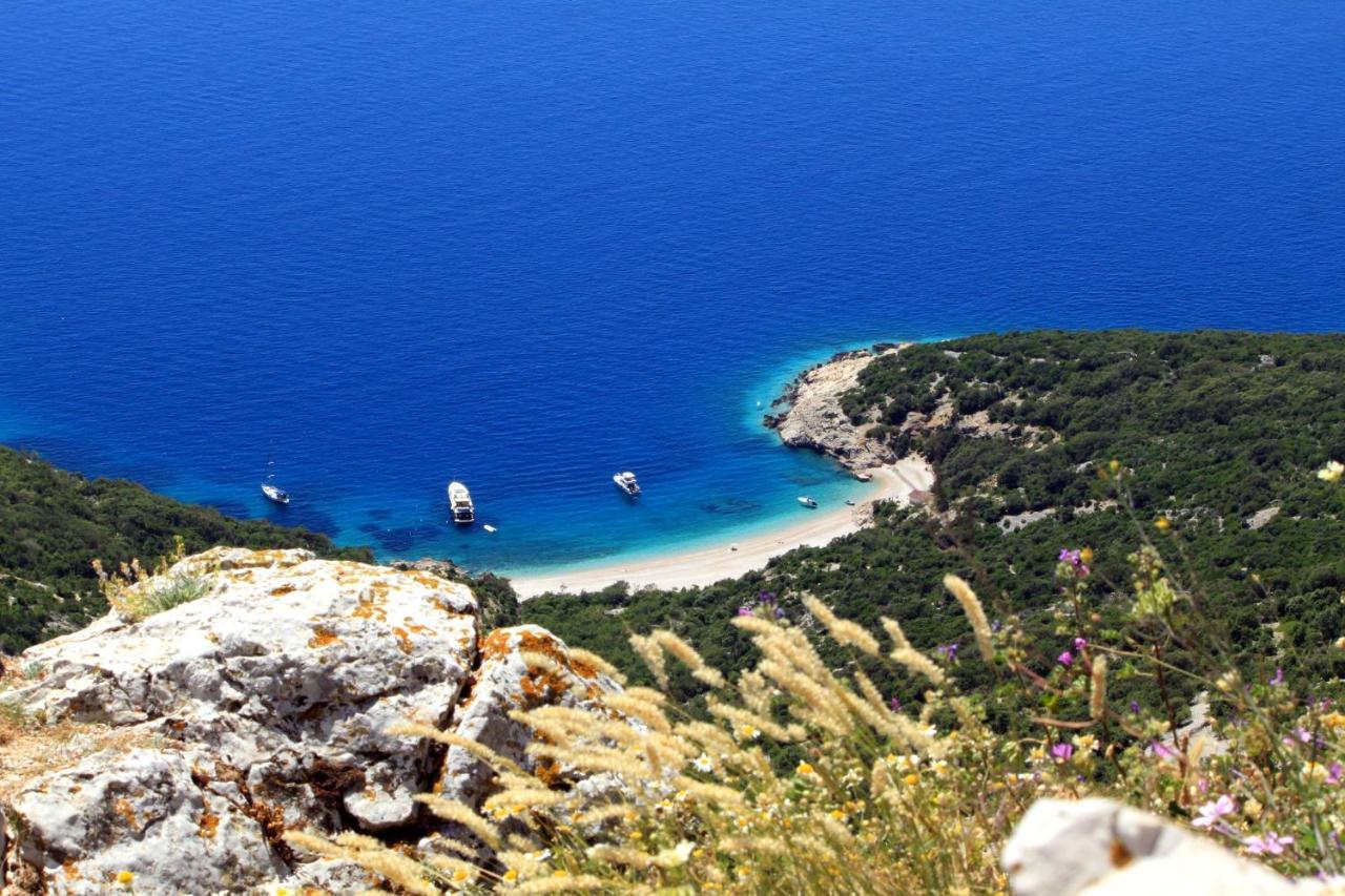 Apartments By The Sea Valun, Cres - 8081 Esterno foto